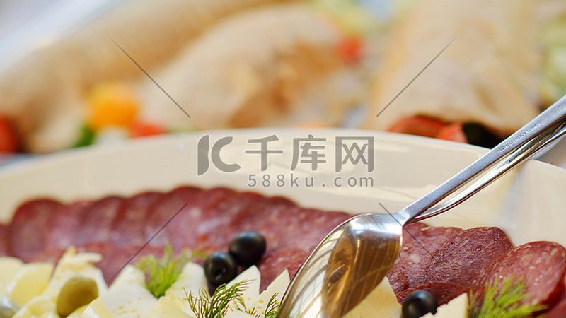 代加工食品：手续与费用解析**