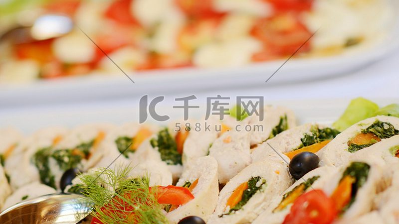 面包口感松软的秘密：面粉的选择与处理技巧**